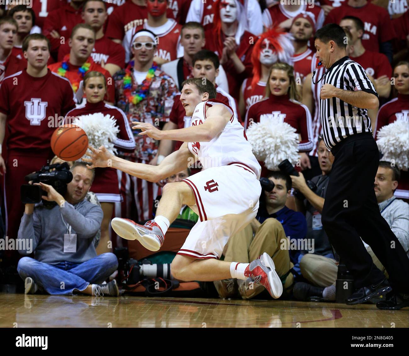 Indiana forward Cody Zeller (40) tries to save the basketball during