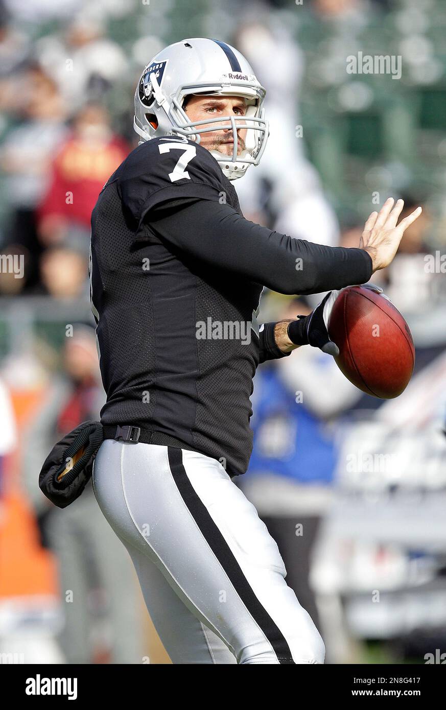 Oakland Raiders quarterback Matt Leinart (7) during the pre-game to an NFL  football game in Kansas City, Mo., Sunday, Oct. 28, 2012. (AP Photo/Reed  Hoffmann Stock Photo - Alamy