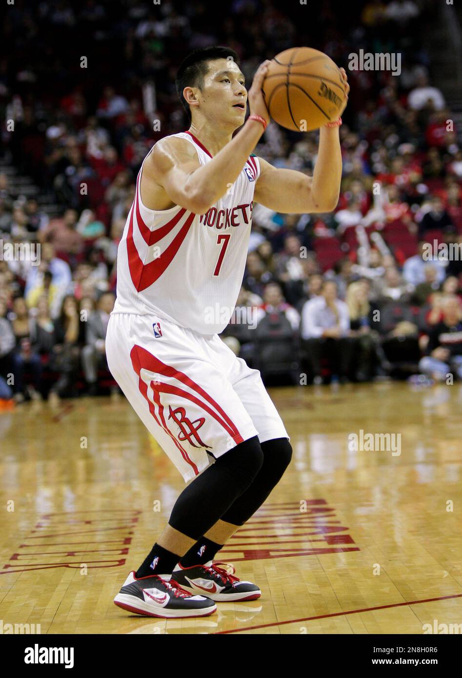 Houston Rockets point guard Jeremy Lin (7) shoots in the second half of
