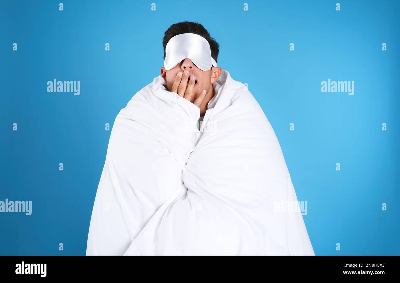 Man sleeping wearing eye mask hi-res stock photography and images - Alamy