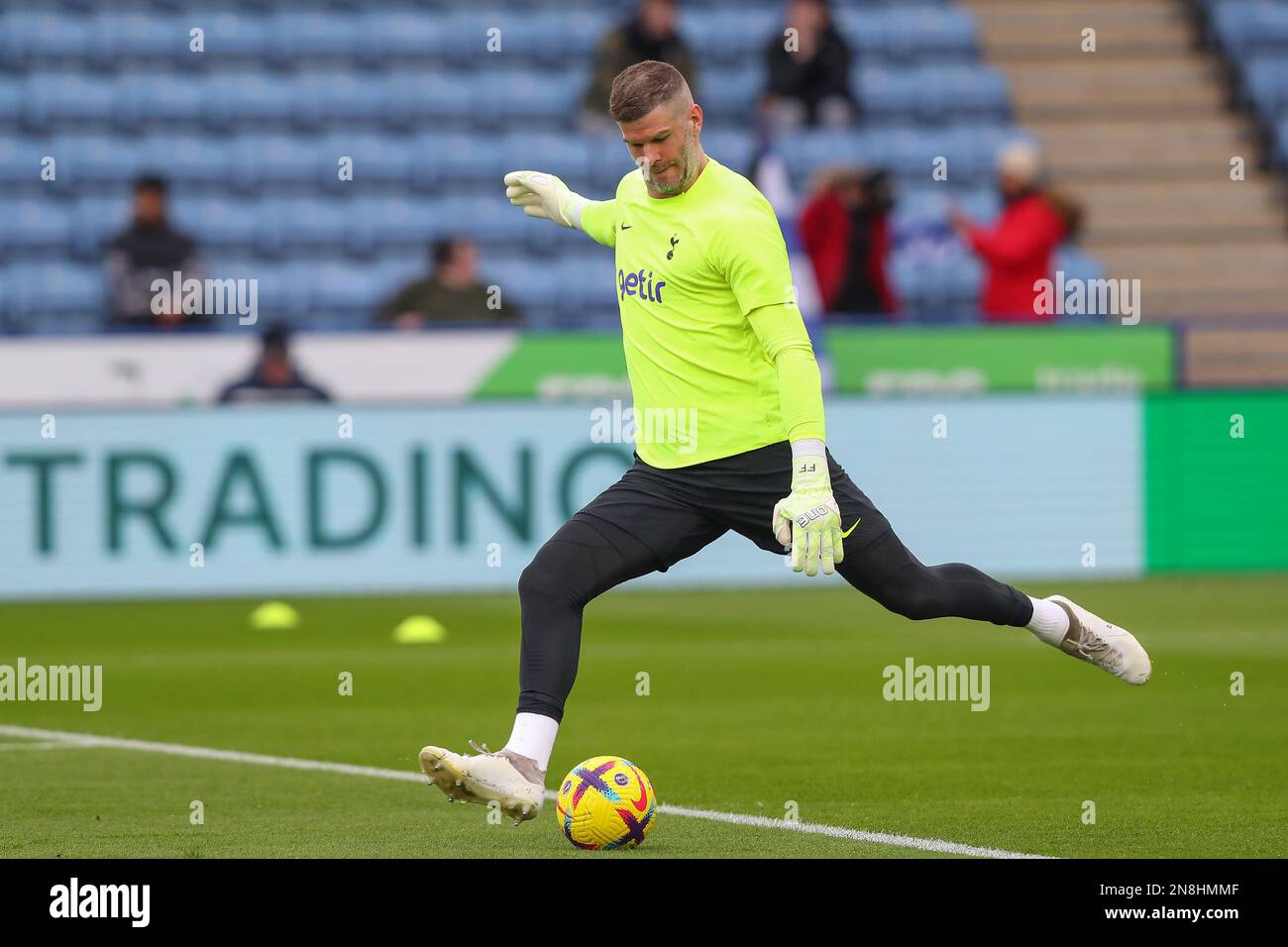 LONDON, UK - 29th Aug 2023: Andreas Pereira of Fulham FC scores his penalty  past Fraser Forster of Tottenham Hotspur in the shoot-out during the EFL  Stock Photo - Alamy