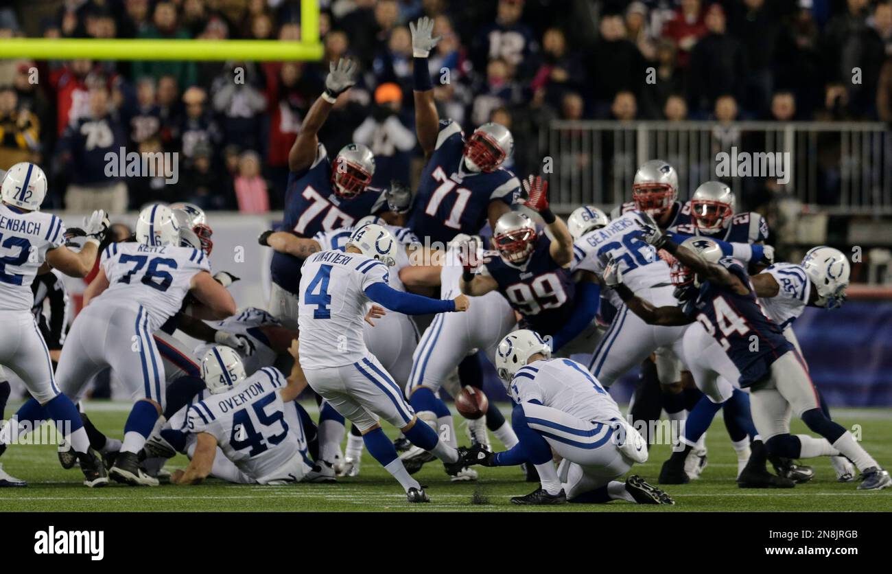Indianapolis Colts kicker Adam Vinatieri (4) kicks a field goal during