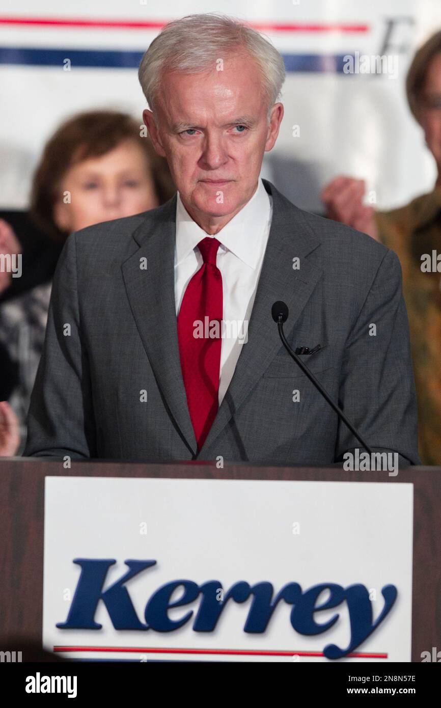 Democratic Senate candidate Bob Kerrey concedes to supporters at the