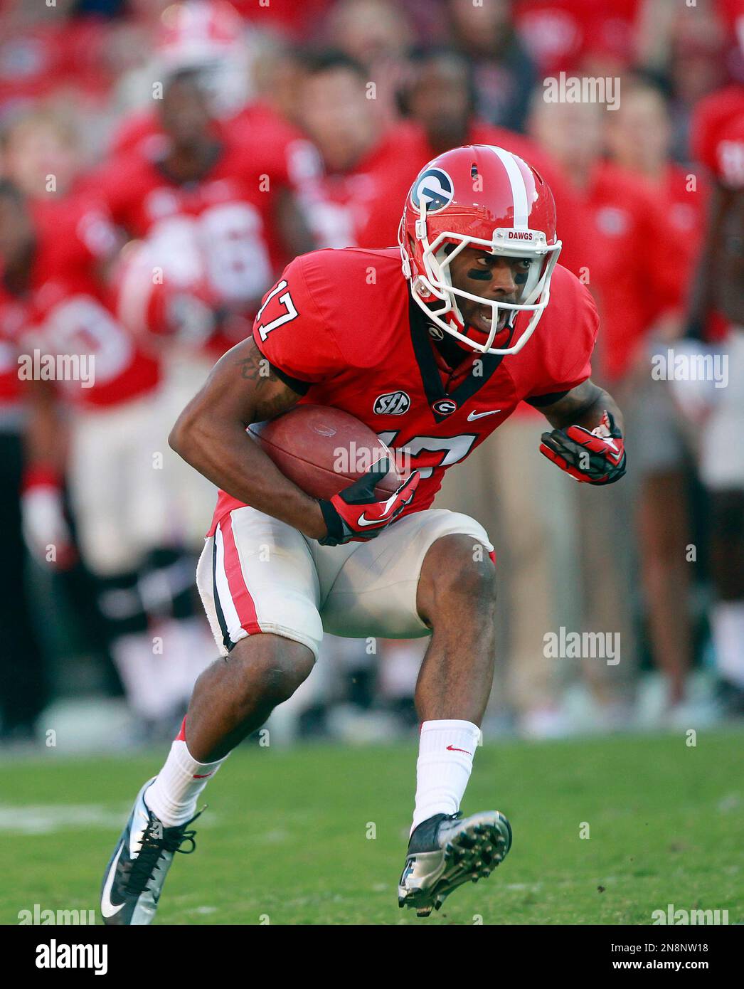wide receiver Rantavious Wooten (17) runs the football in the