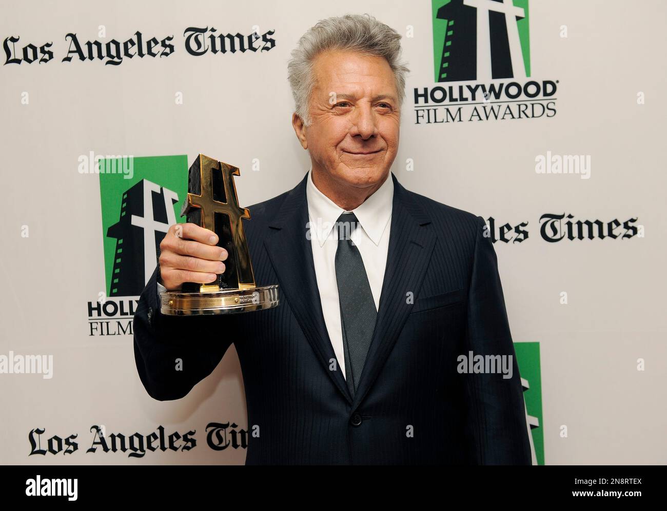 Dustin Hoffman, recipient of the Hollywood Breakthrough Director Award