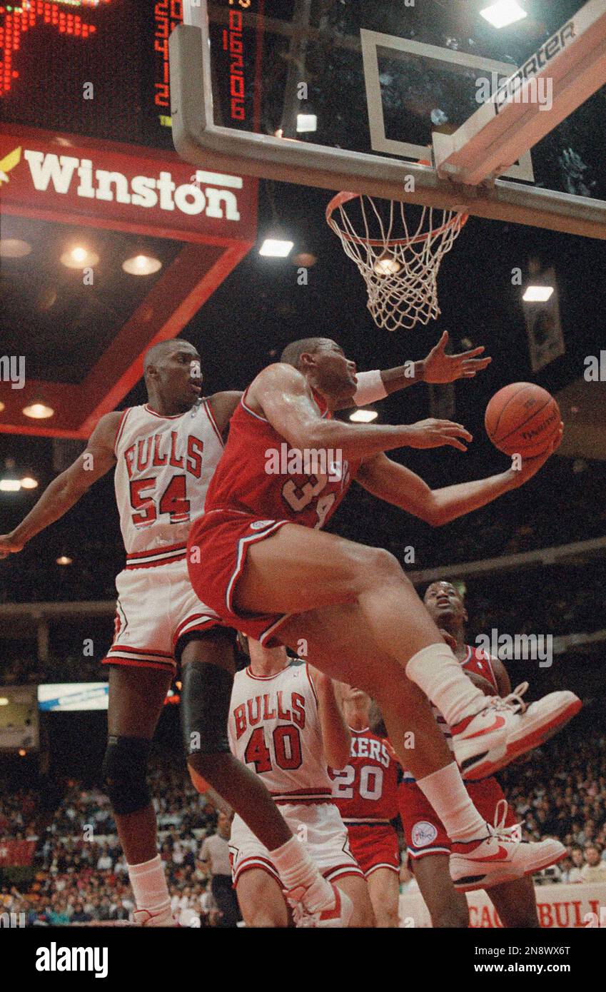 Tampa, FL - CIRCA 1984: Rookie Charles Barkley (34) of the