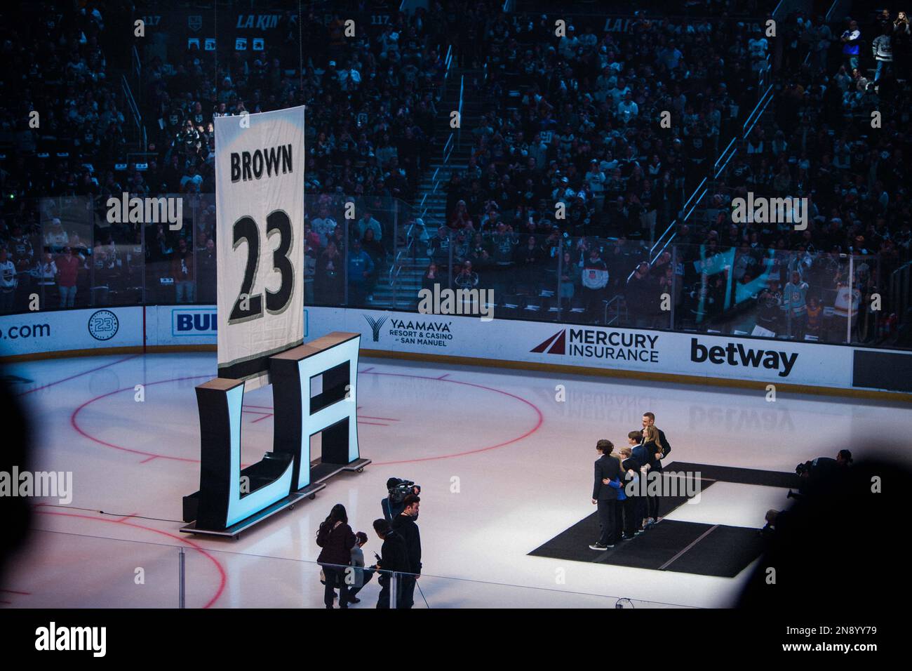 los-angeles-california-usa-11th-feb-2023-dustin-brown-of-the-nhl-s
