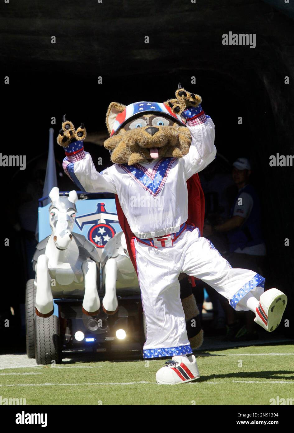 Tennessee Titans mascot T-Rac during game action. The Jacksonville