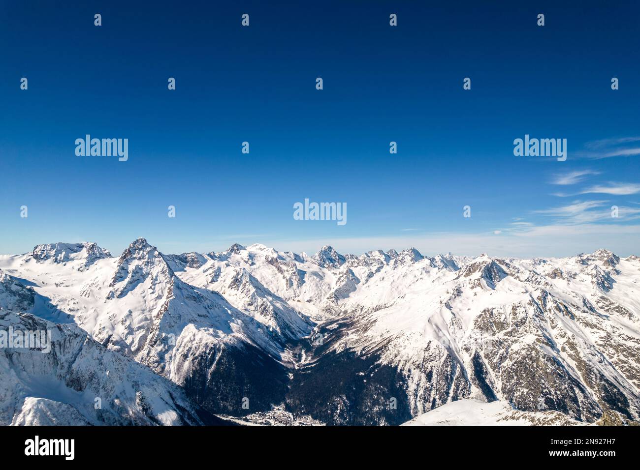 snowy mountains and clear skies Stock Photo - Alamy