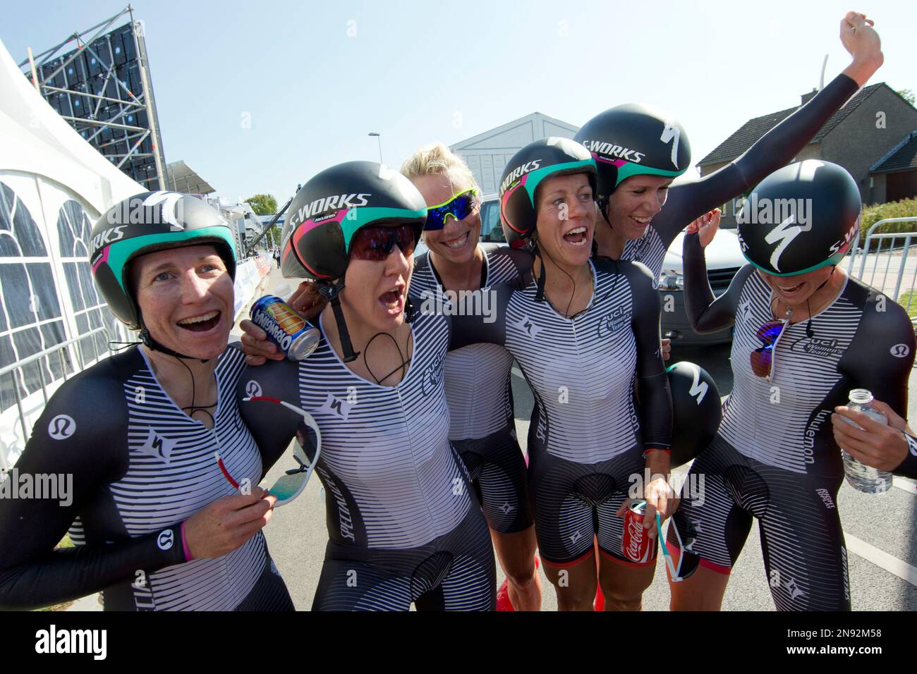 Team Specialized Lululemon celebrates winning the women s team