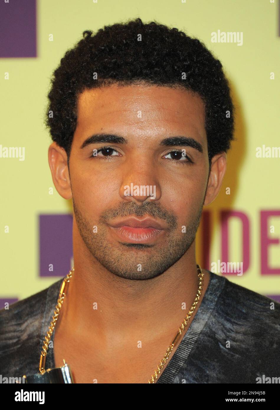 Drake backstage at the MTV Video Music Awards on Thursday, Sept. 6, 2012,  in Los Angeles. (Photo by Jordan Strauss/Invision/AP Stock Photo - Alamy