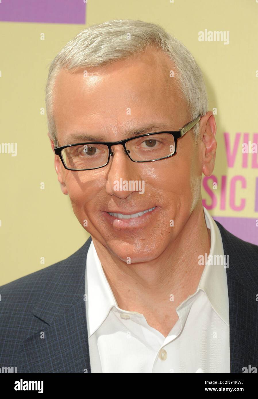 Dr. Drew Pinsky arrives at the MTV Video Music Awards on Thursday, Sept