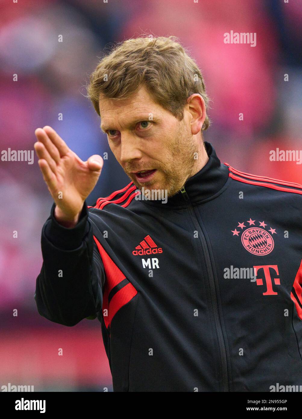 Michael Rechner follows Toni TAPALOVIC as goalkeeper coach, Torwarttrainer FCB , in the match FC BAYERN MUENCHEN - VFL BOCHUM 3-0 1.German Football League on Feb 11, 2023 in Munich, Germany. Season 2022/2023, matchday 20, 1.Bundesliga, FCB, München, 20.Spieltag. © Peter Schatz / Alamy Live News    - DFL REGULATIONS PROHIBIT ANY USE OF PHOTOGRAPHS as IMAGE SEQUENCES and/or QUASI-VIDEO - Credit: Peter Schatz/Alamy Live News Stock Photo