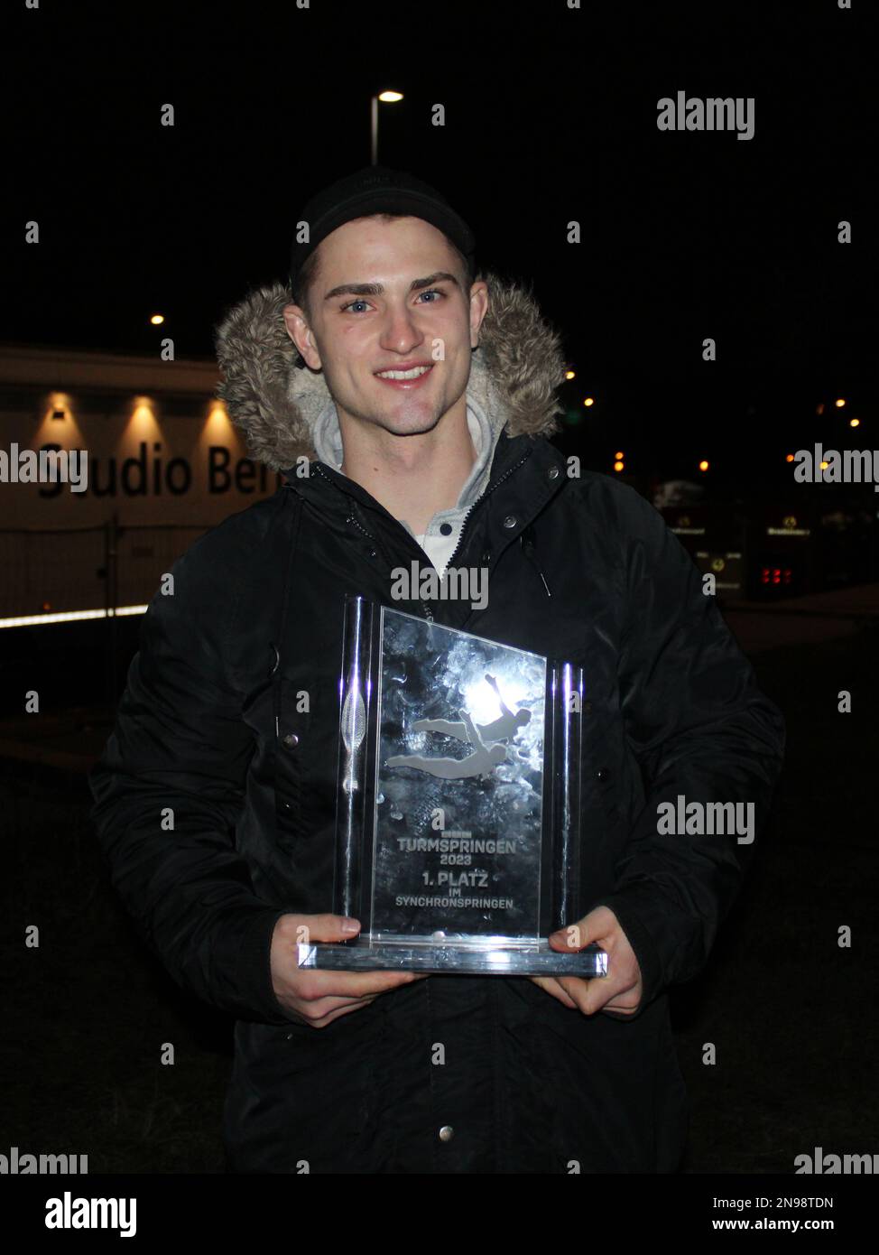 Simon Brunner nach der Fernsehshow RTL Turmspringen aus der Schwimm- und  Sprunghalle im Europasportpark Berlin. Berlin, 10.02.2023 Stock Photo -  Alamy