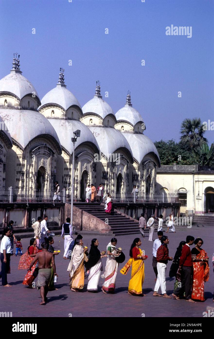 Devotees in queue at Dakshineswar Kali temple in Kolkata or Calcutta, West Bengal, India, Asia Stock Photo
