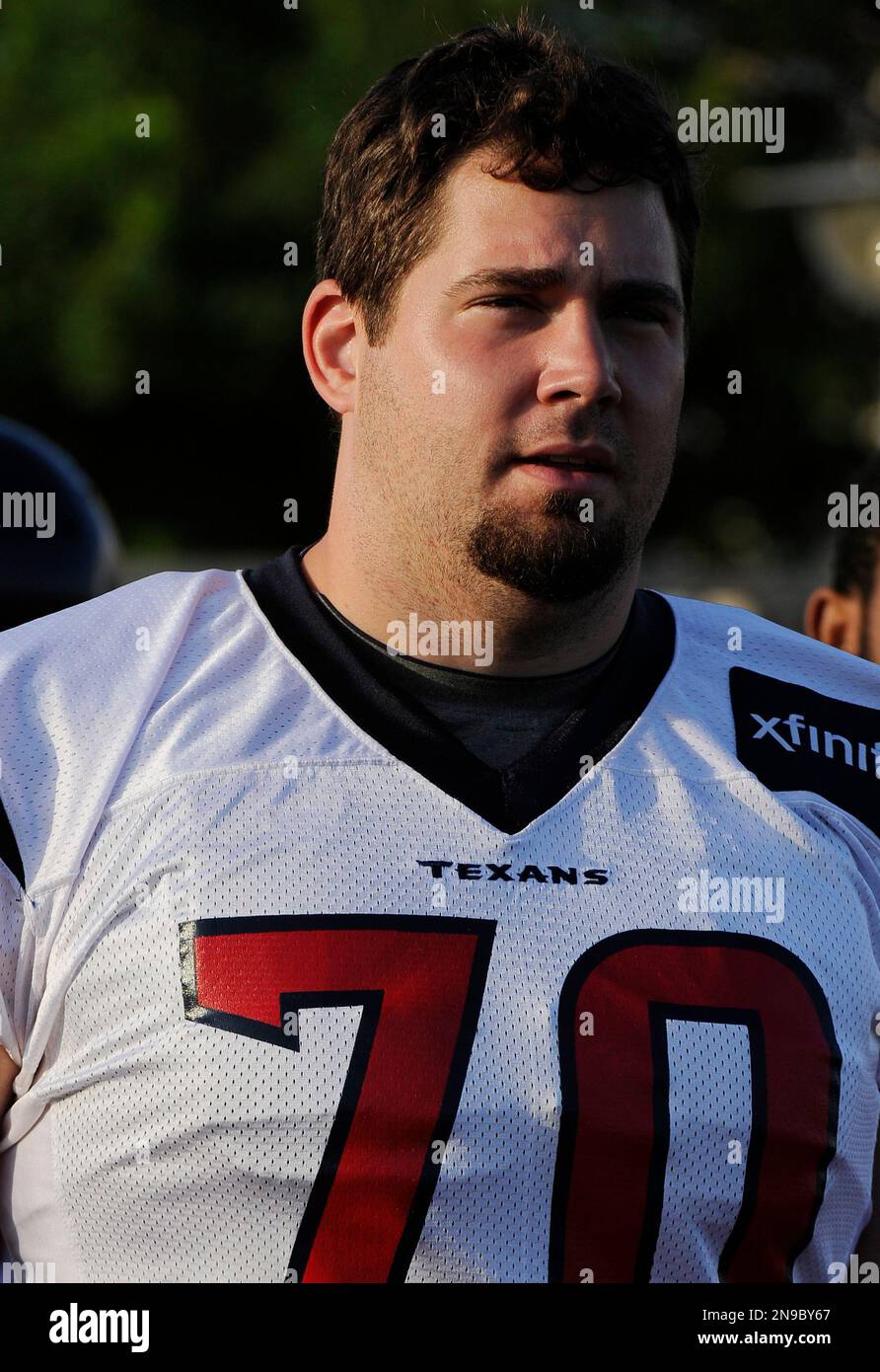 Houston Texans' Cody Wallace is seen at training camp Sunday, July 29,  2012, in Houston. (AP Photo/Pat Sullivan Stock Photo - Alamy, image size:892x1390