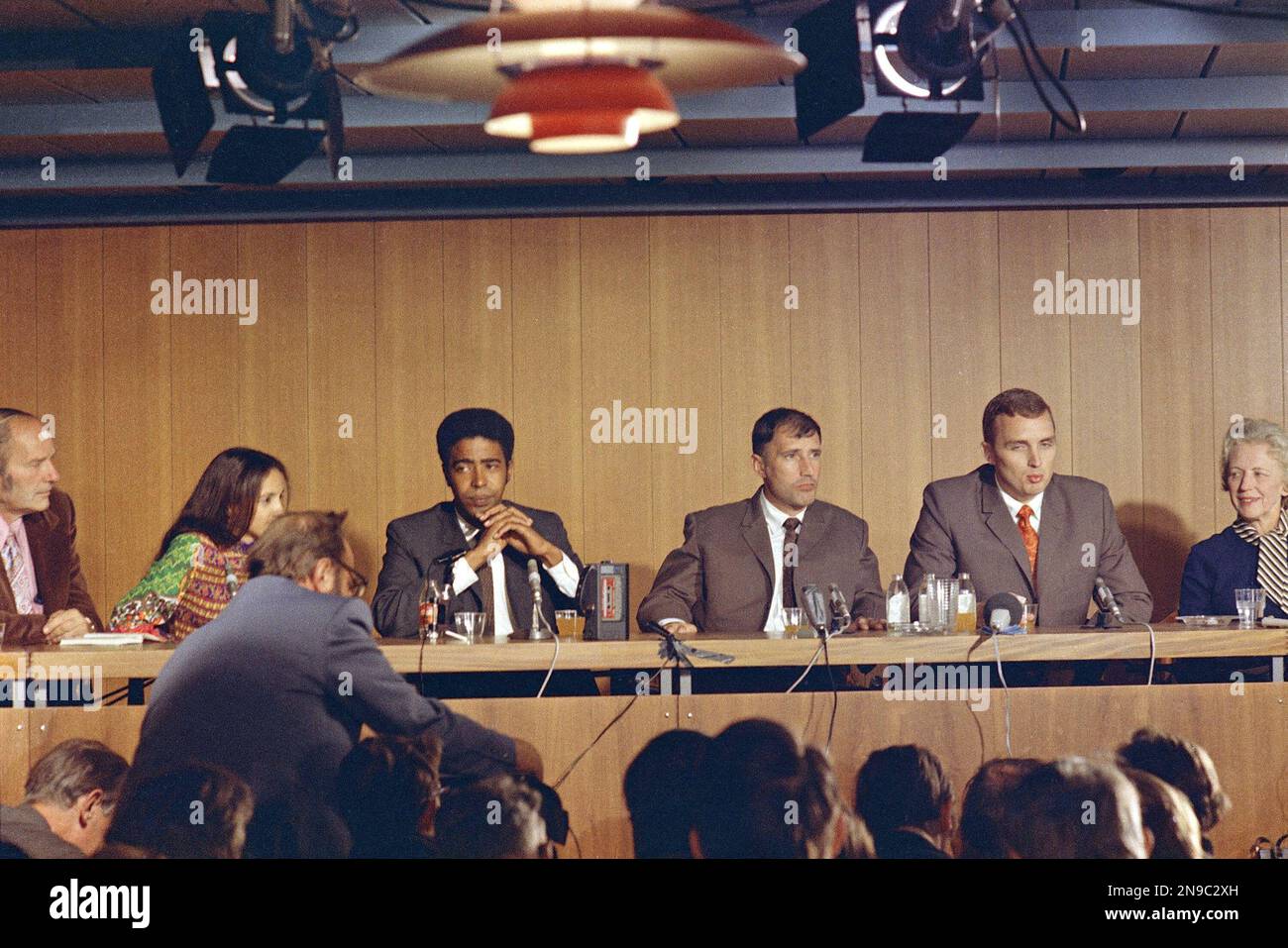 Three POWs released by Hanoi, Sept. 1972, left to right Lt. Norris