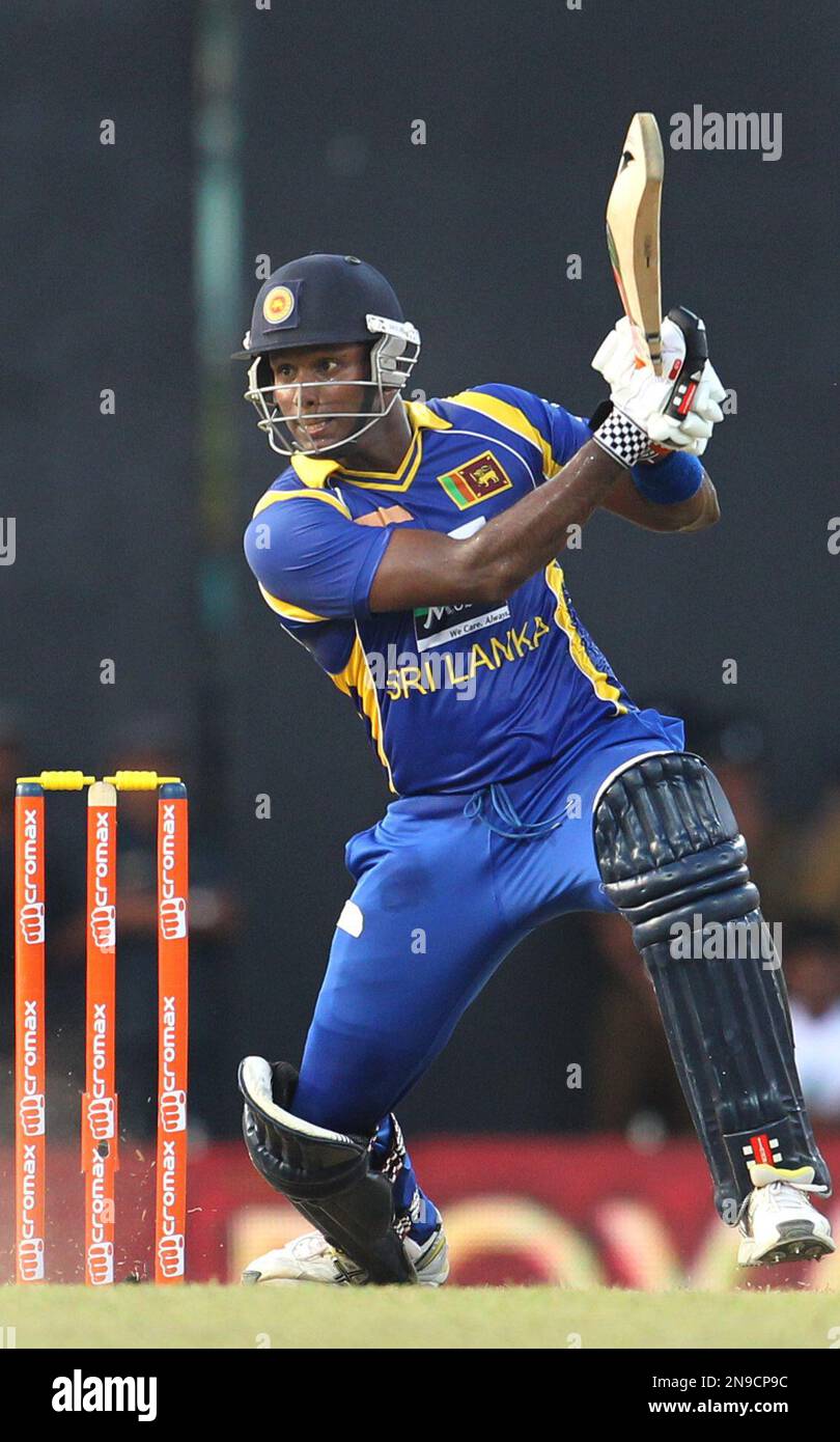 Sri Lanka's batsman Angelo Mathews bats during the third oneday