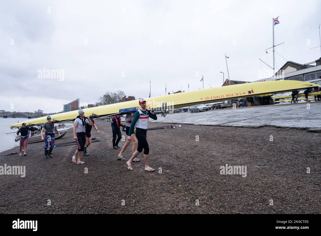 London, UK. 12 February 2023. Rowers carry their rowing boat from the