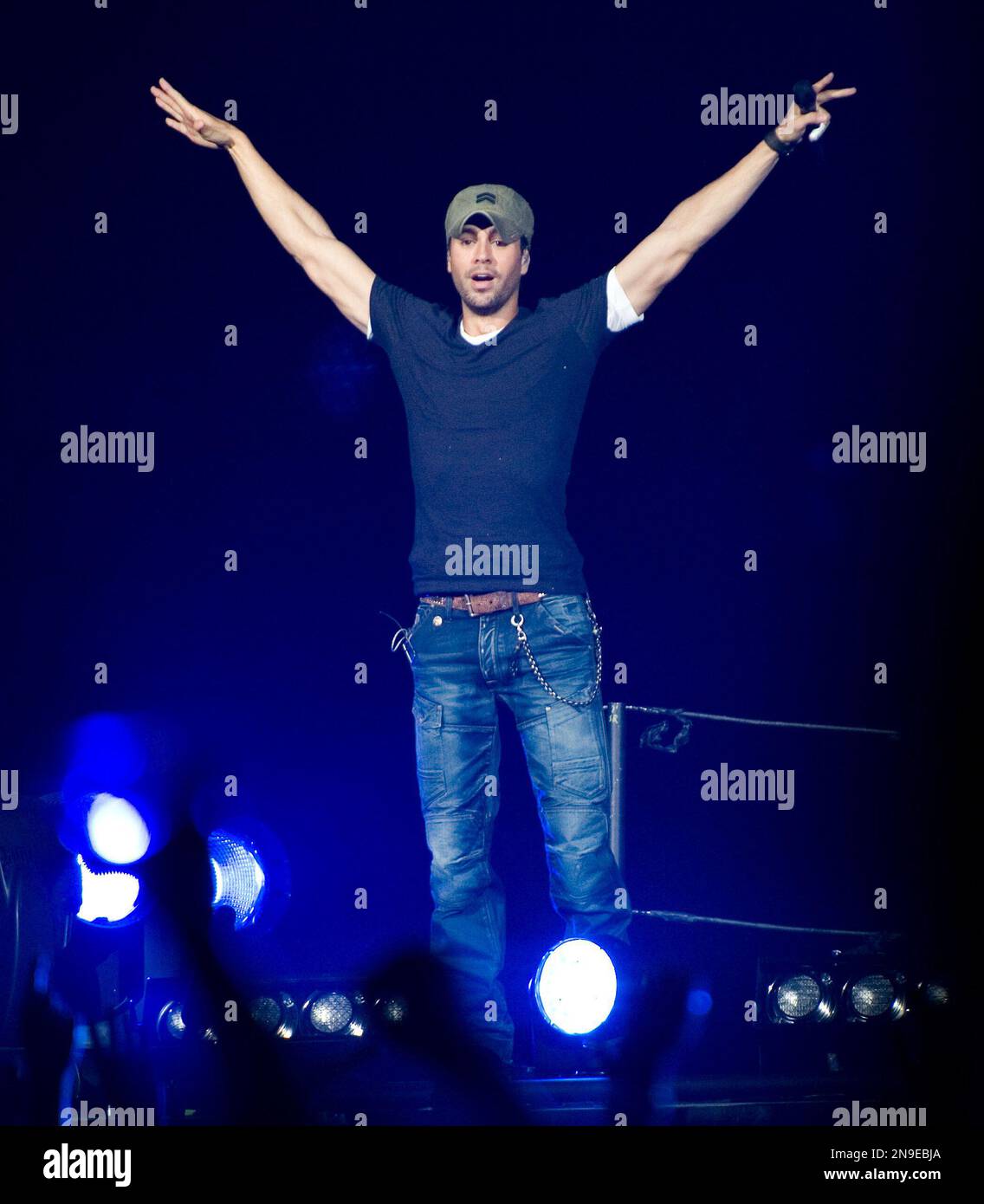 Singer Enrique Iglesias performs during his co-headlining tour with ...