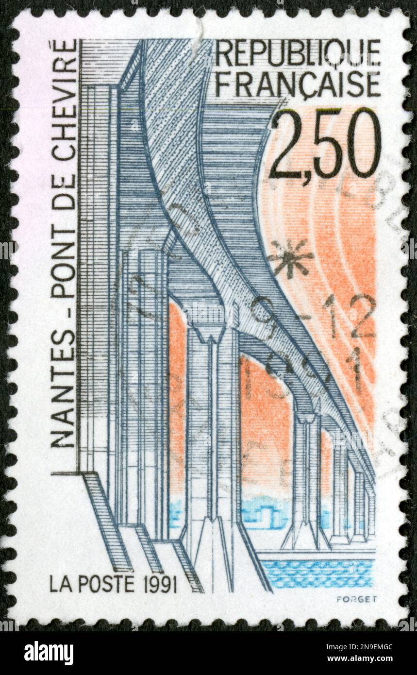TIMBRE OBLITÉRÉ NANTES. PONT DE CHEVIRÉ. RÉPUBLIQUE FRANÇAISE. LA POSTE