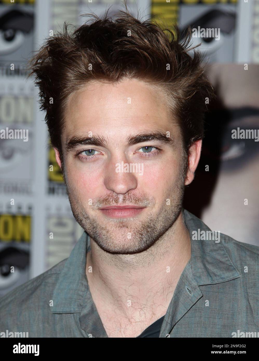 Actor Robert Pattison arrives at the "The Twilight Saga: Breaking Dawn ...