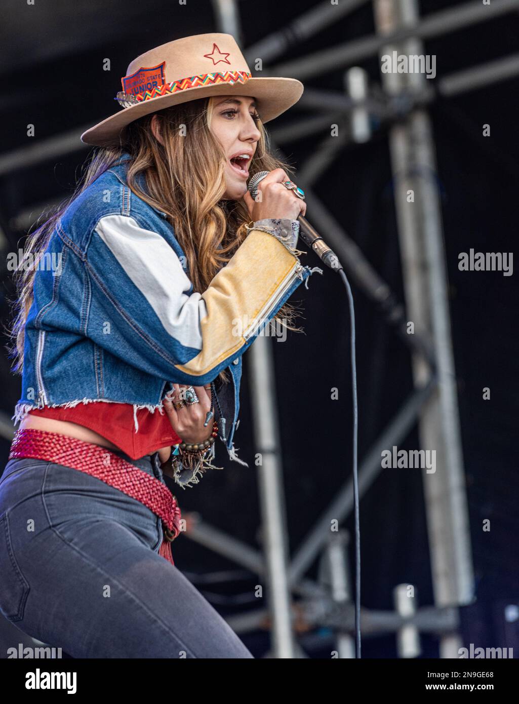 Lainey Wilson Live in concert Stock Photo - Alamy