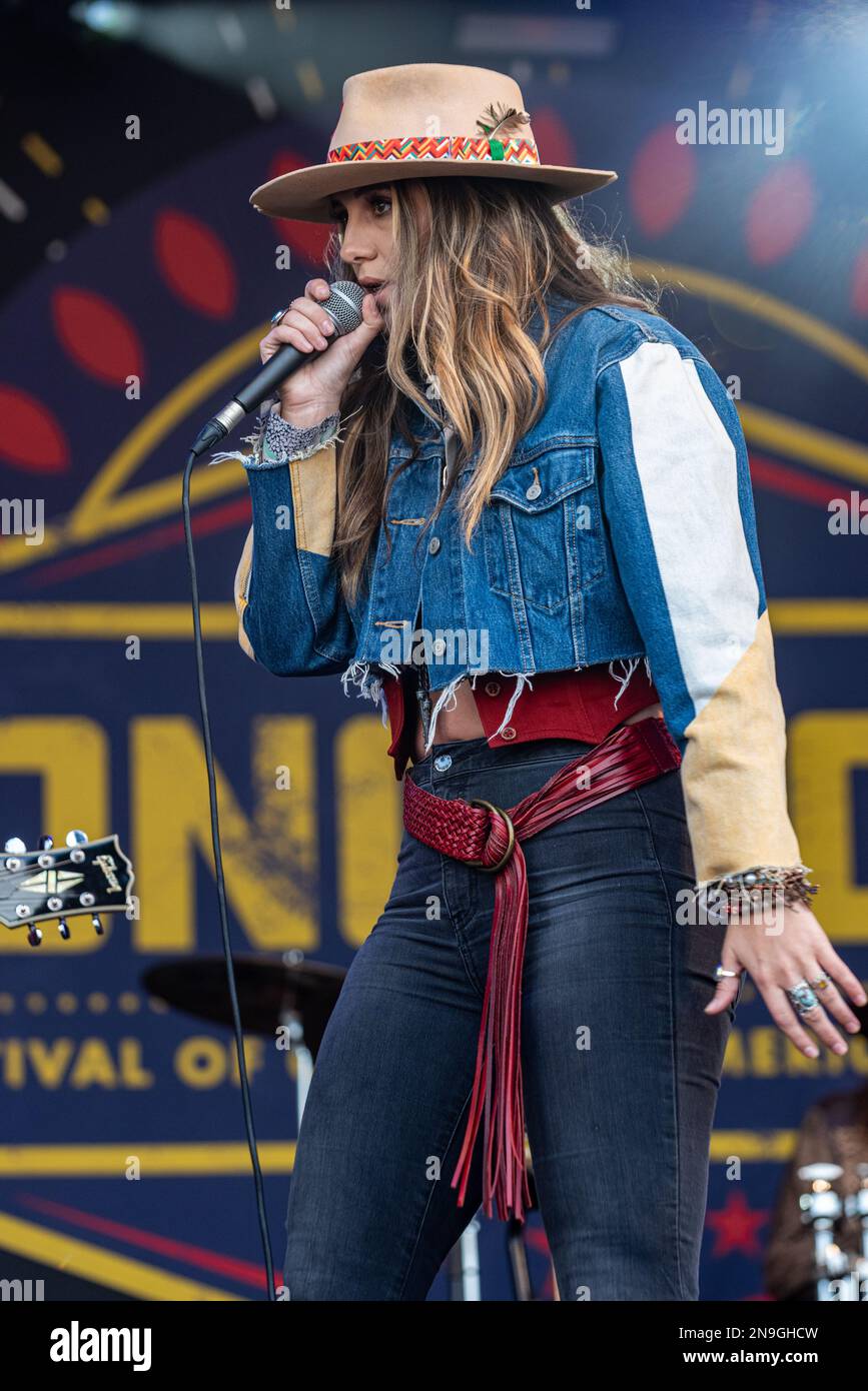 Lainey Wilson Live in concert Stock Photo - Alamy