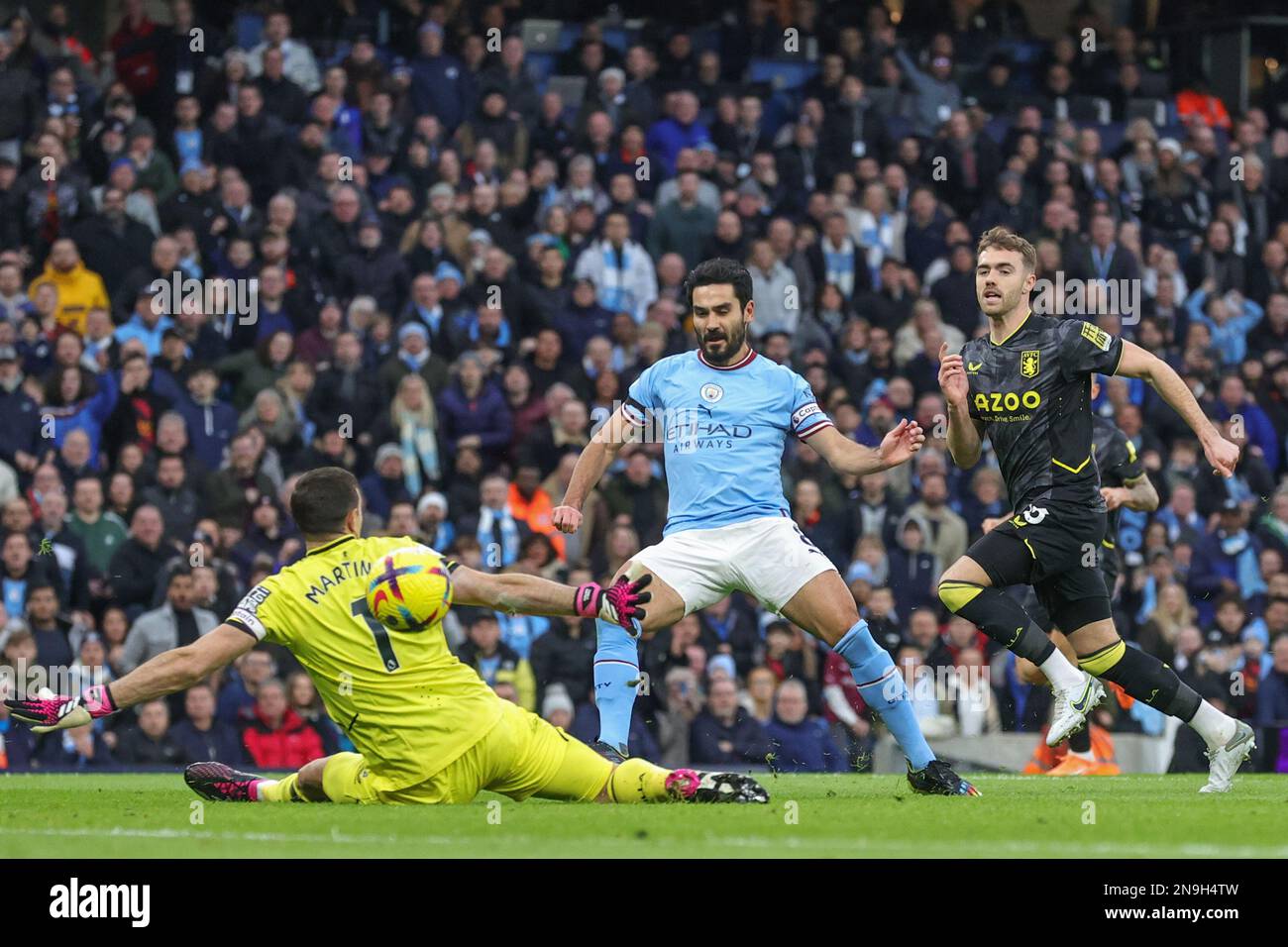 Ilkay gundogan goal aston villa hi-res stock photography and images - Alamy