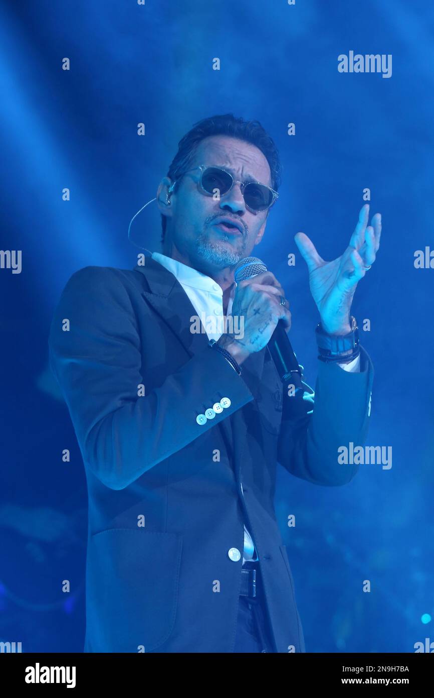 Marc Anthony performs during the Marc Anthony “Viviendo” Tour at