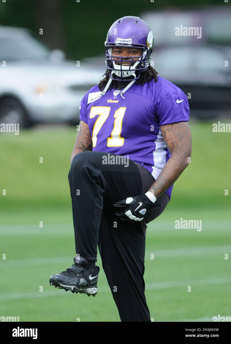 Minnesota Vikings NFL football tackle Phil Loadholt is shown during ...