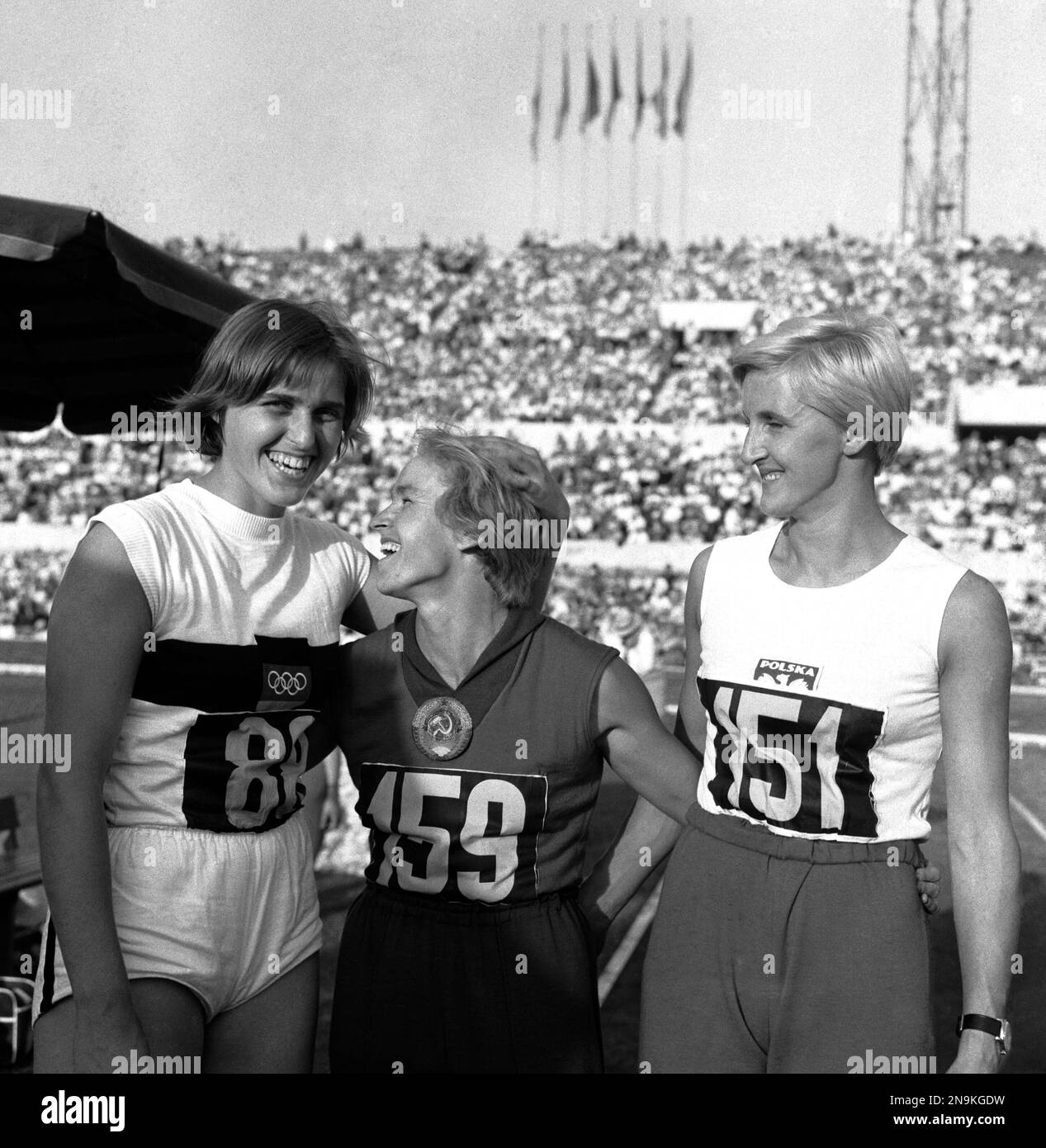 l-r-germany-s-hildrun-claus-bronze-vera-krepkina-of-the-soviet