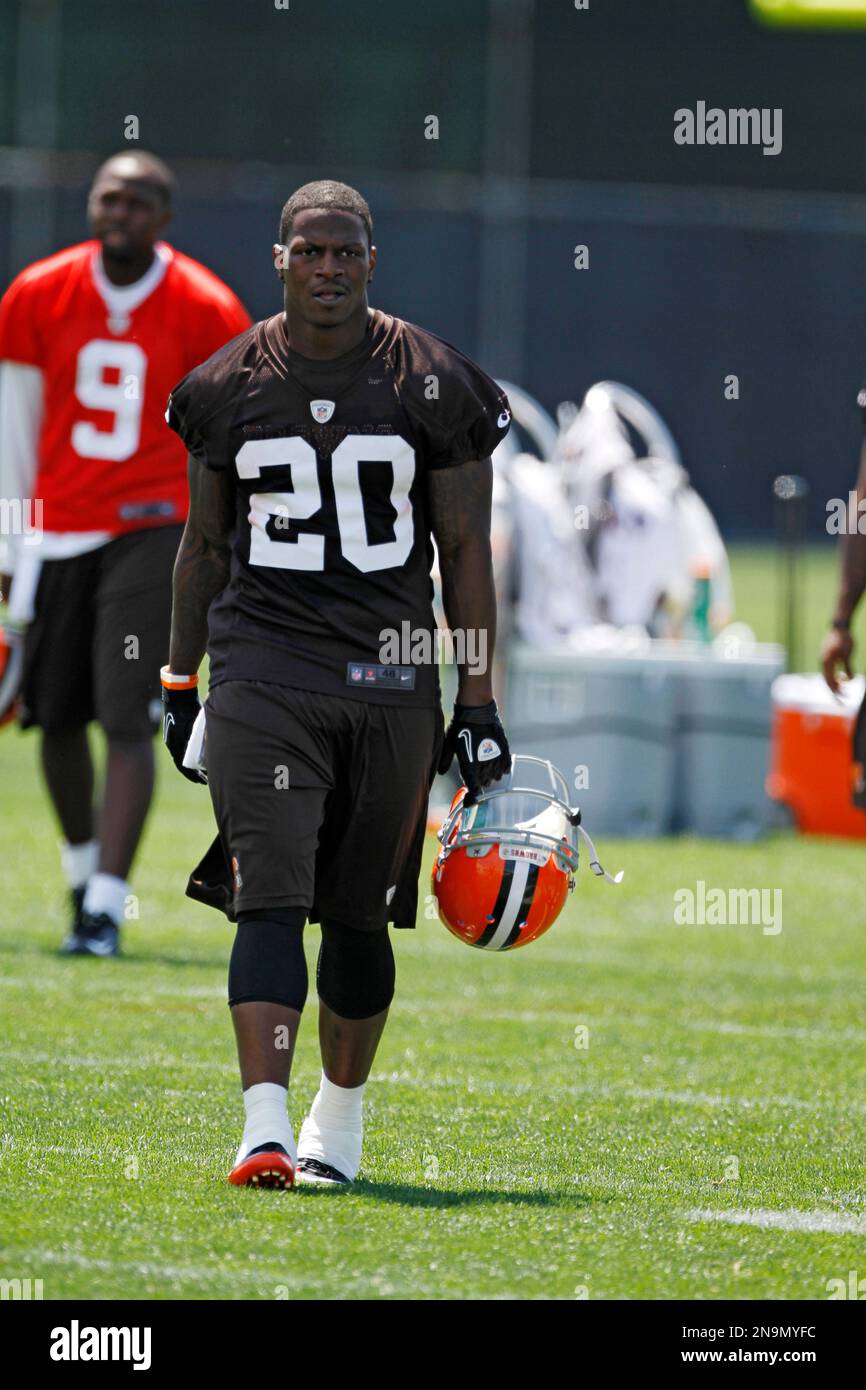 Cleveland Browns running back Montario Hardesty (20) after an off