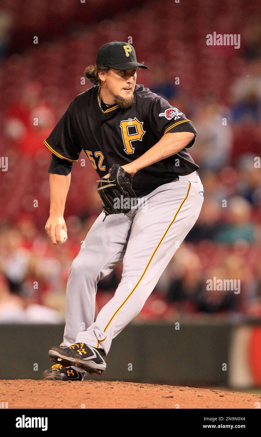 Pittsburgh Pirates relief pitcher Joel Hanrahan in action against the ...