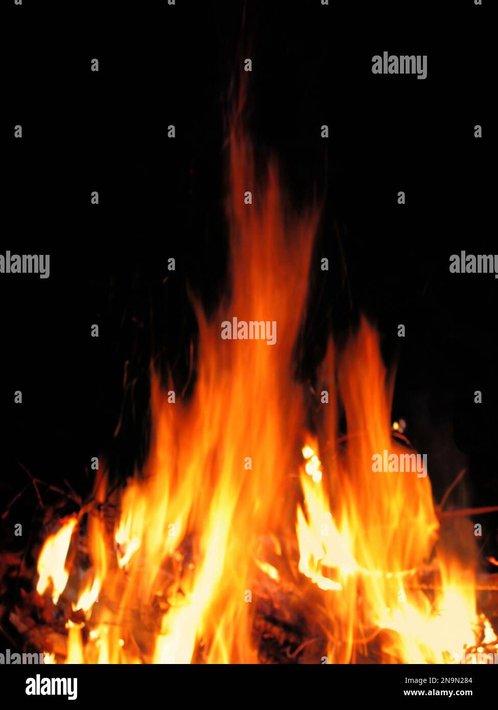 Burning flame on firewood black hi-res stock photography and images - Alamy