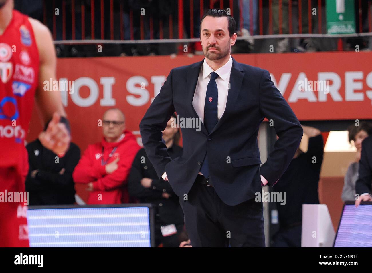 Varese, Italy. 12th Feb, 2023. Matt Brase, head coach Pallacanestro Openjobmetis Varese during Openjobmetis Varese vs EA7 Emporio Armani Milano, Italian Basketball A Serie Championship in Varese, Italy, February 12 2023 Credit: Independent Photo Agency/Alamy Live News Stock Photo