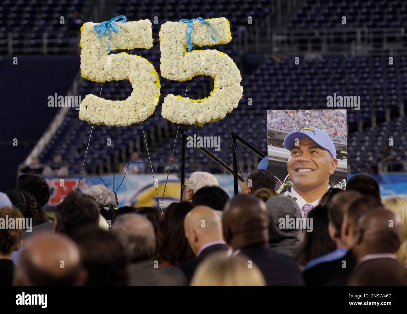 Junior Seau of the San Diego Chargers Stock Photo - Alamy