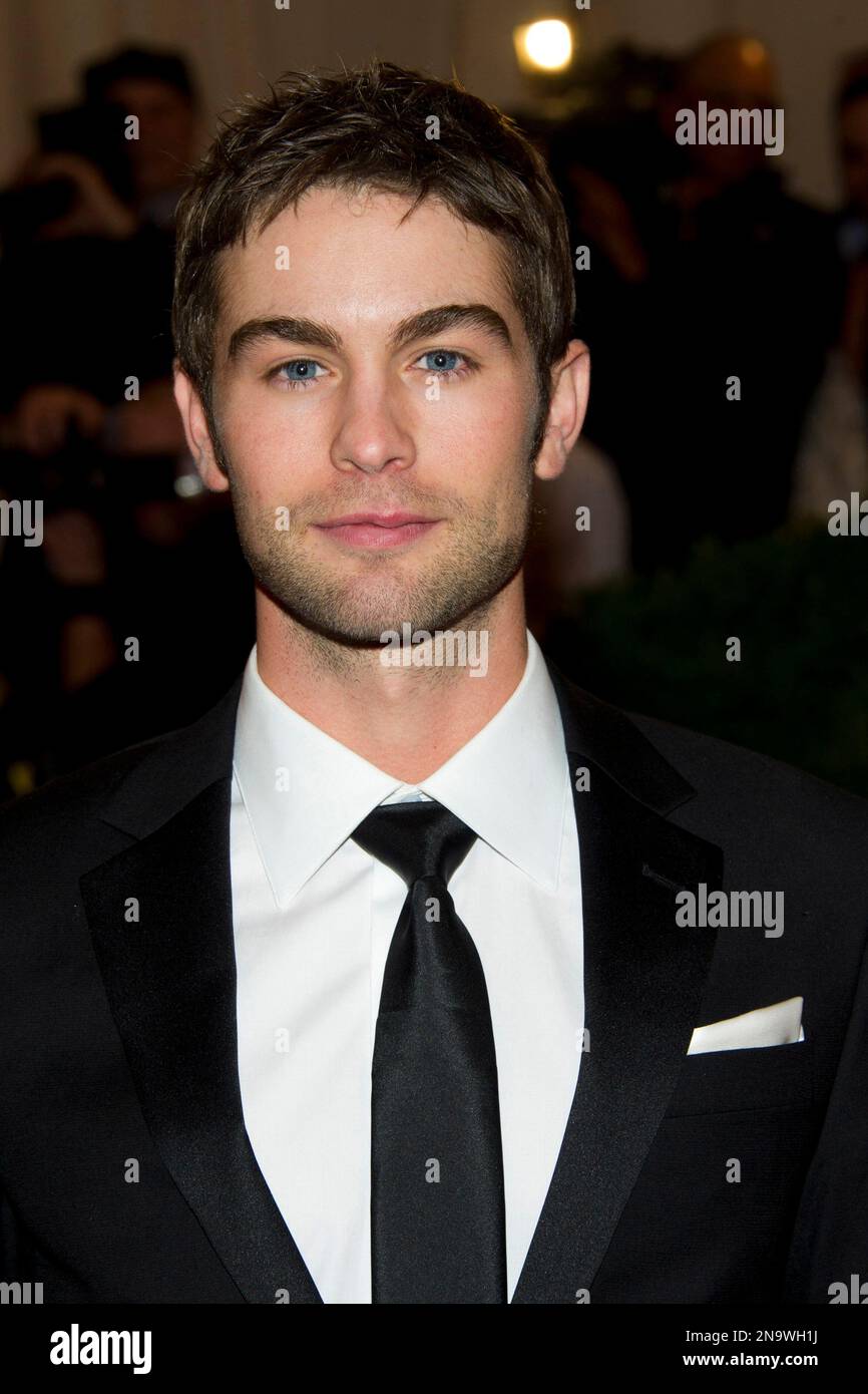 Chace Crawford arrives at the Metropolitan Museum of Art Costume ...