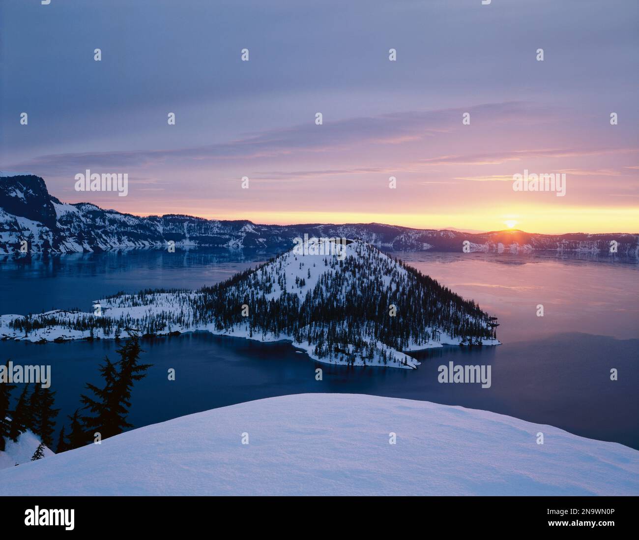 Crater lake snow hi-res stock photography and images - Page 4 - Alamy, image size:1300x1098