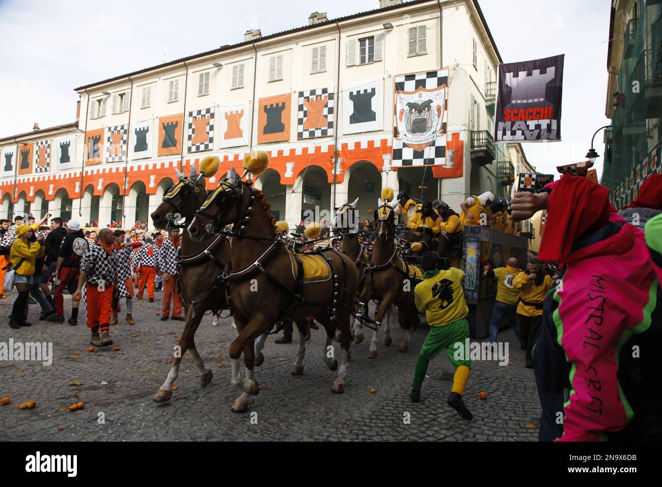 The Traditional Battle Of The Oranges, Ivrea Carnival , Turin, Piedmont ...