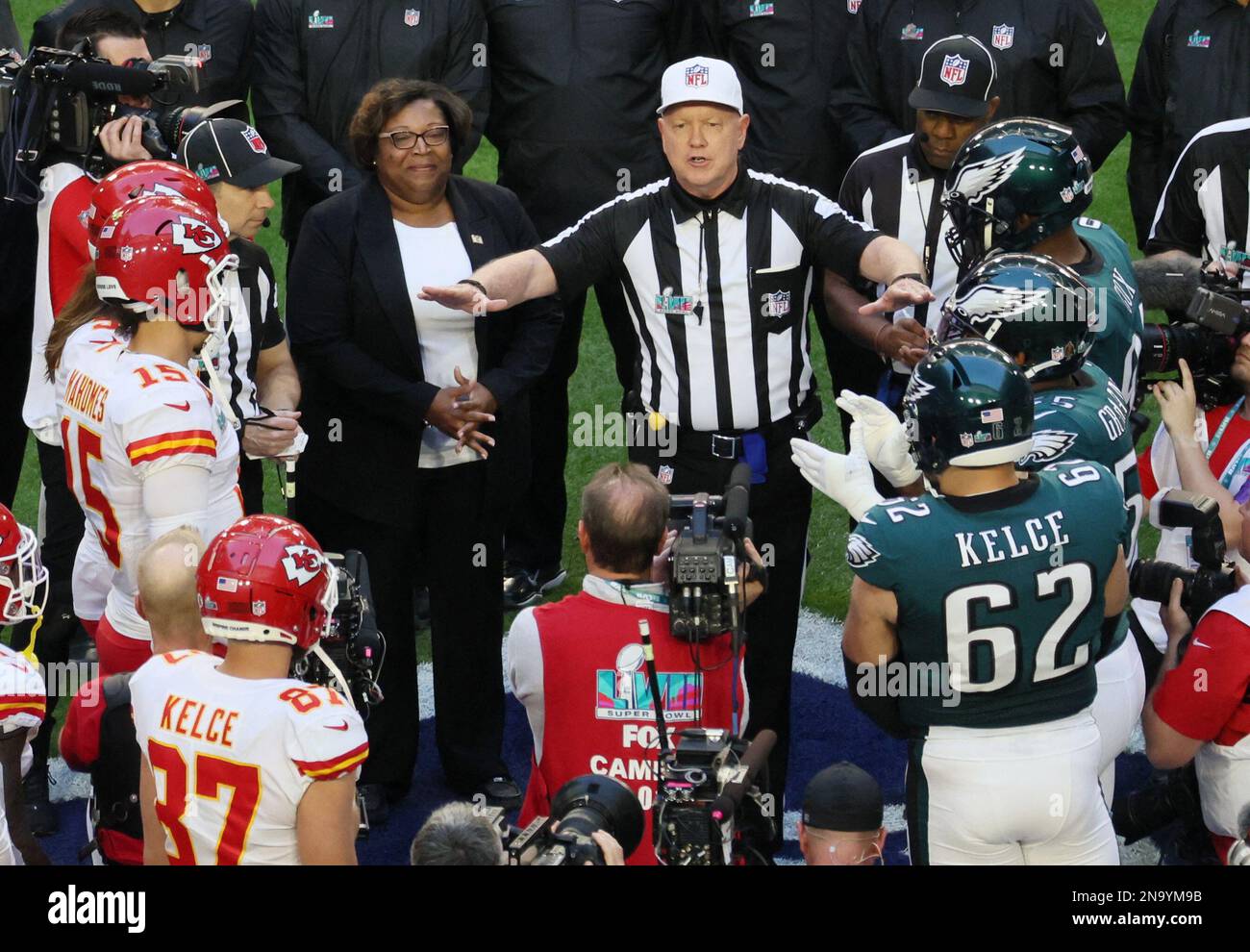 Football coin toss hires stock photography and images Alamy