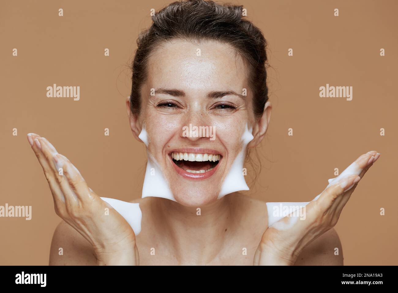 Woman face bubble bath hi-res stock photography and images - Alamy
