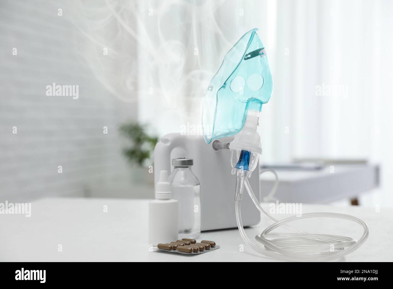 Smoke inhalation mask hires stock photography and images Alamy