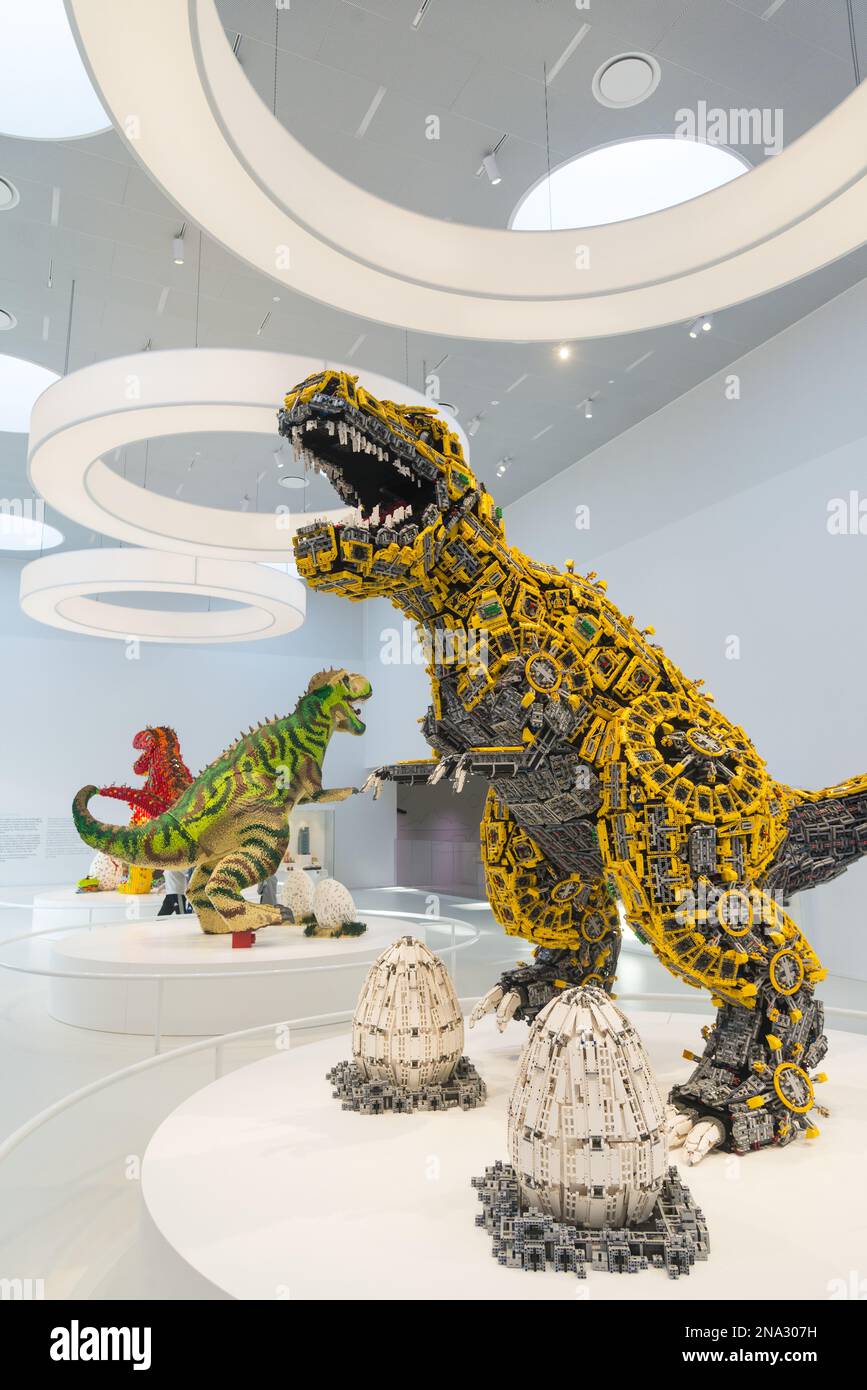 Lego bricks sculpture hi-res stock photography and images - Alamy