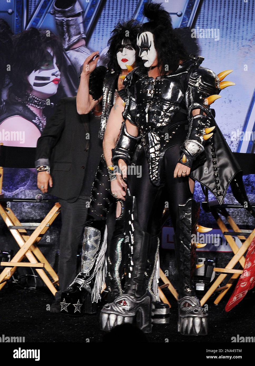 Paul Stanley At Left And Gene Simmons Pose For Pictures At Motley Crue And Kiss The 2012 Mega 7658