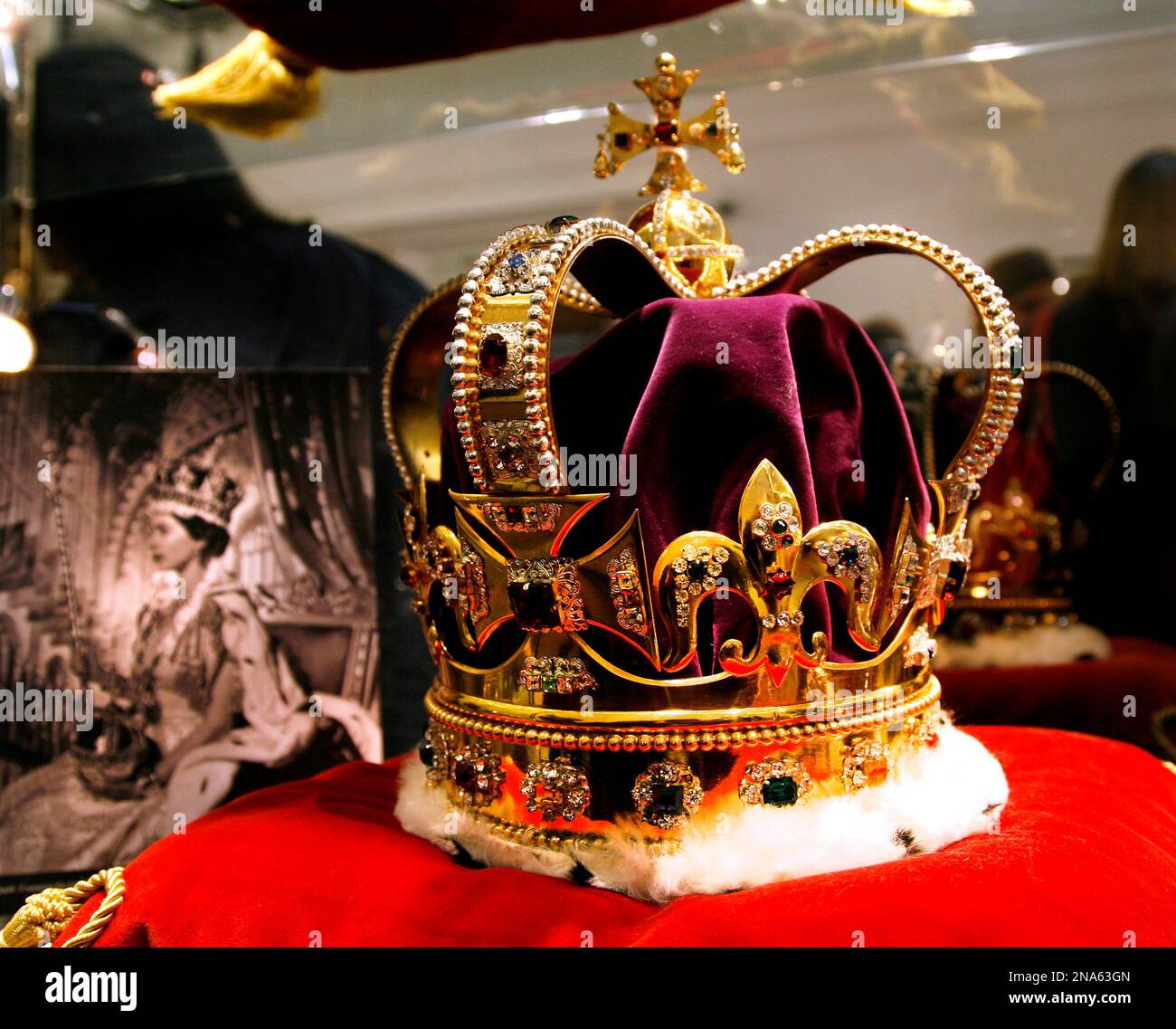 A replica of the Coronation Crown, a part of the Crown Jewels comprising the Coronation Crown