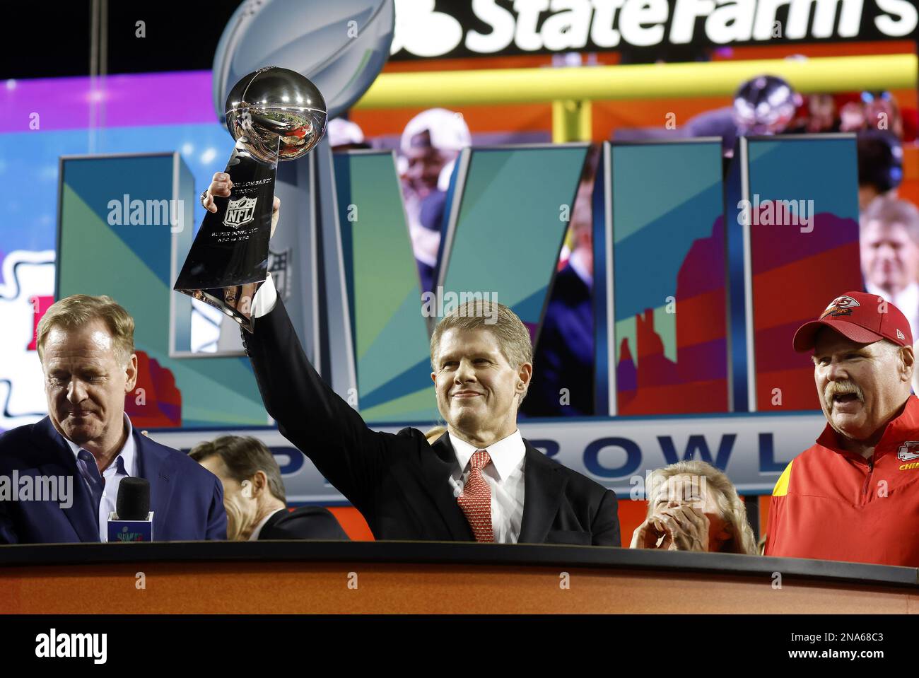 Buccaneers bring Vince Lombardi Trophy to Sarasota City Hall