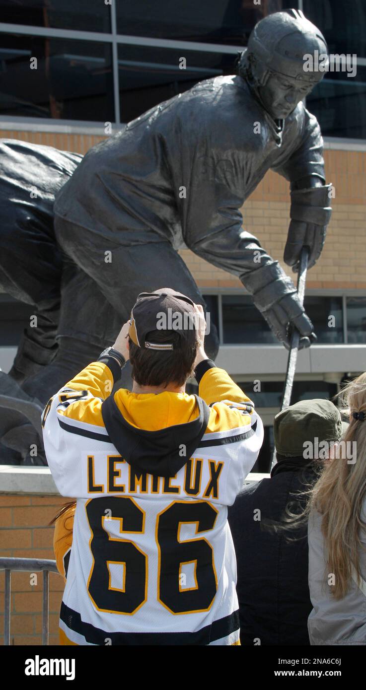 Hockey Hall of Fame on X: Jersey worn by Mario Lemieux at the