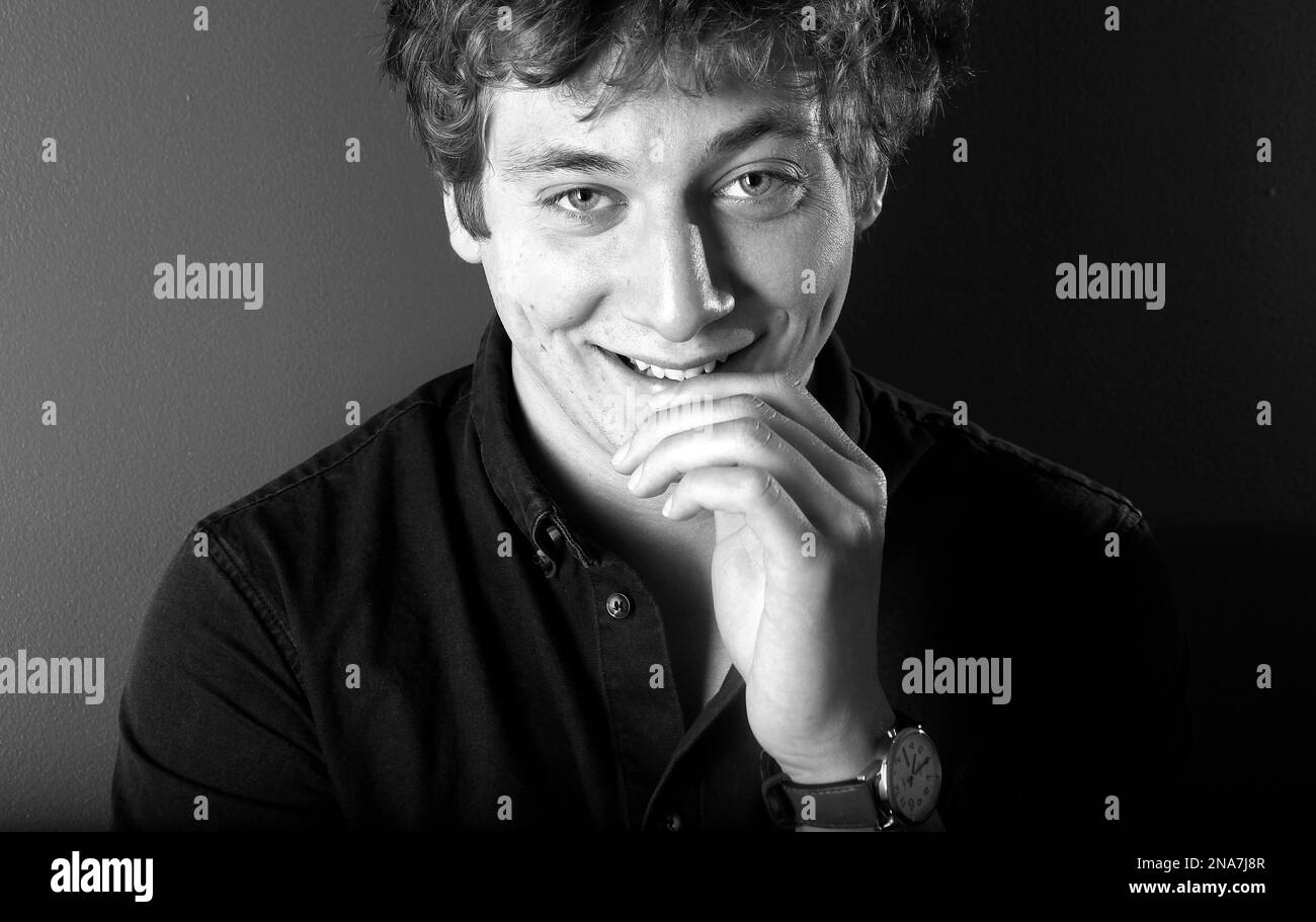 Actor Jeremy Allen White poses for a portrait while promoting his ...