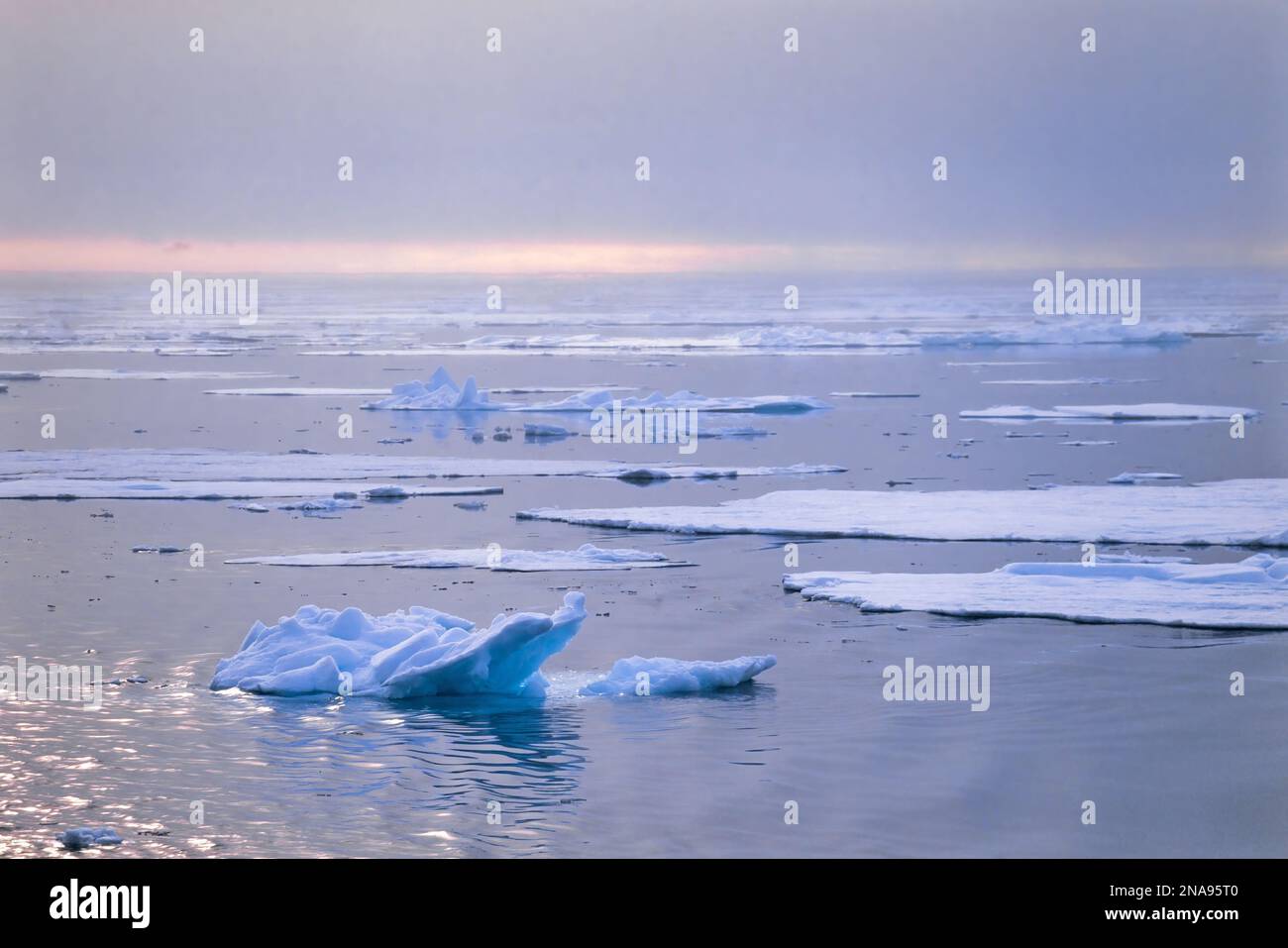 With ice and fog hi-res stock photography and images - Alamy